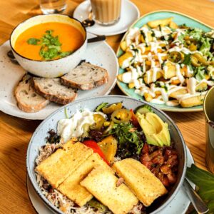 Vegan Guide to eating out in Berlin | Vegan food in Berlin | Restaurants | Cafes | Concept Stores | Breakfast | Lunch | Dinner | Brunch | Dessert